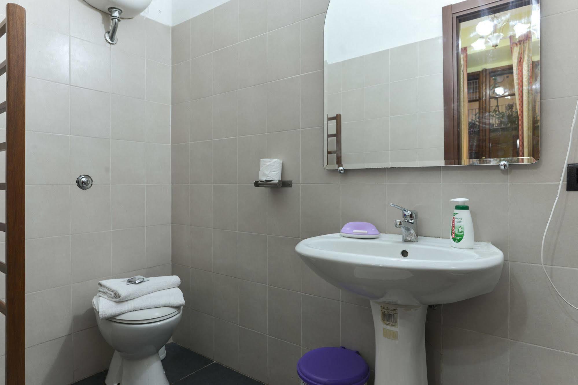 רומא Napoleon Guesthouse מראה חיצוני תמונה