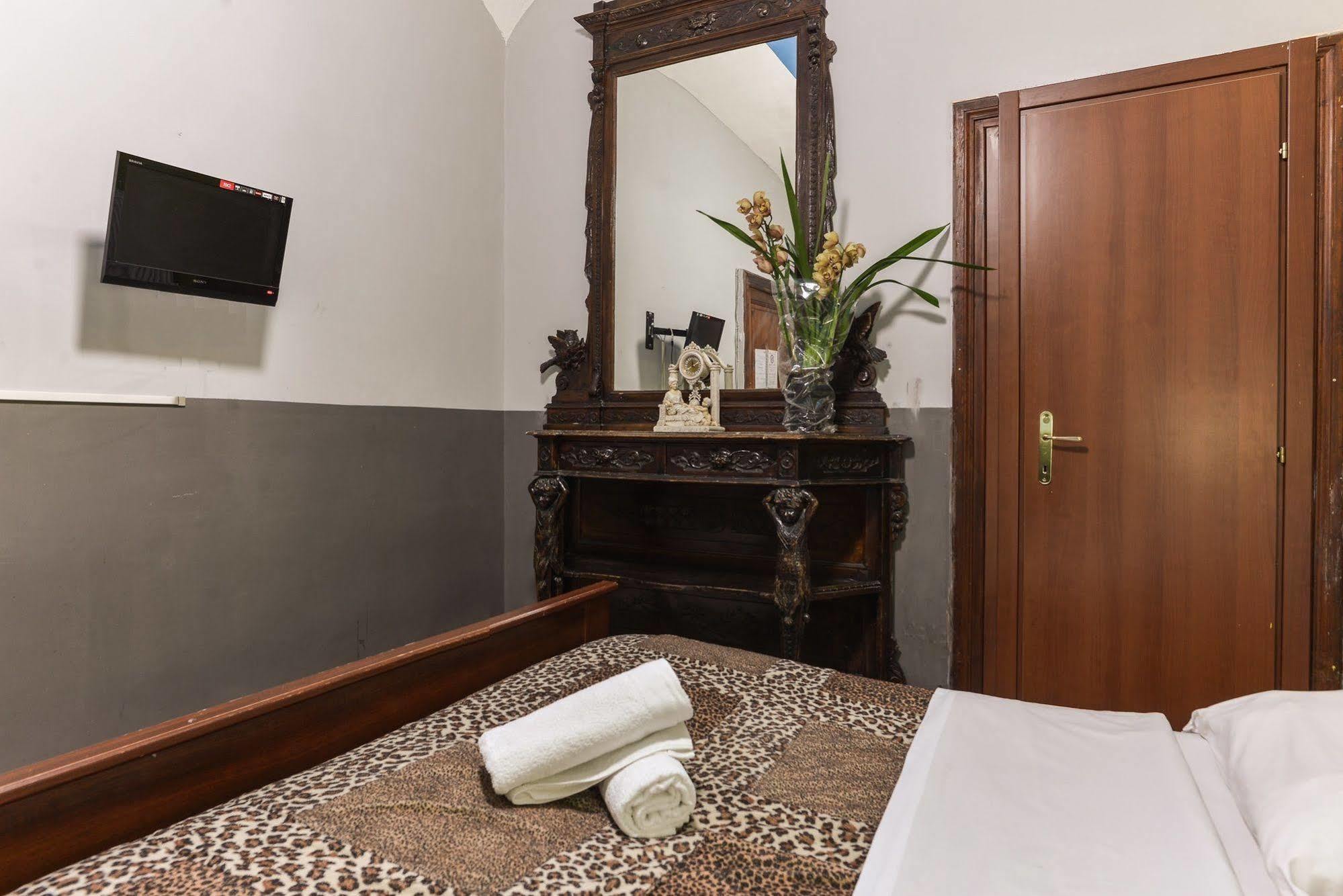 רומא Napoleon Guesthouse מראה חיצוני תמונה